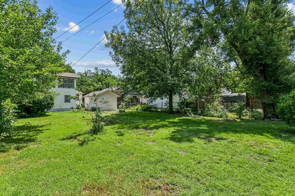 137 N Athenian Wichita KS 67203