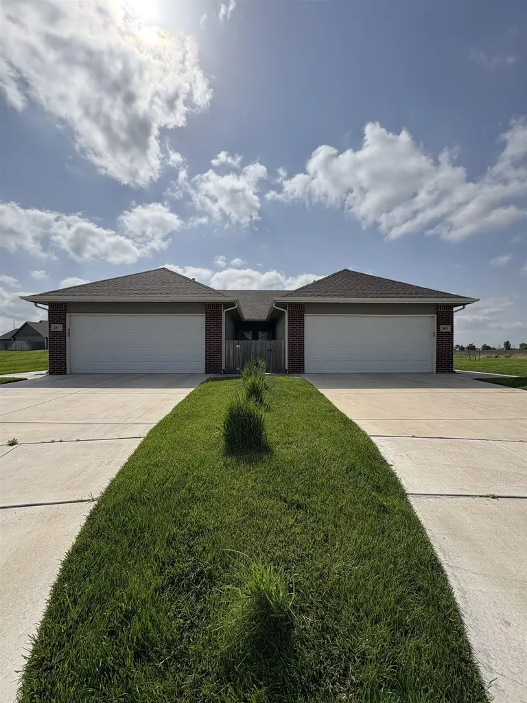 2817 W 55th St N Court Wichita KS 67204