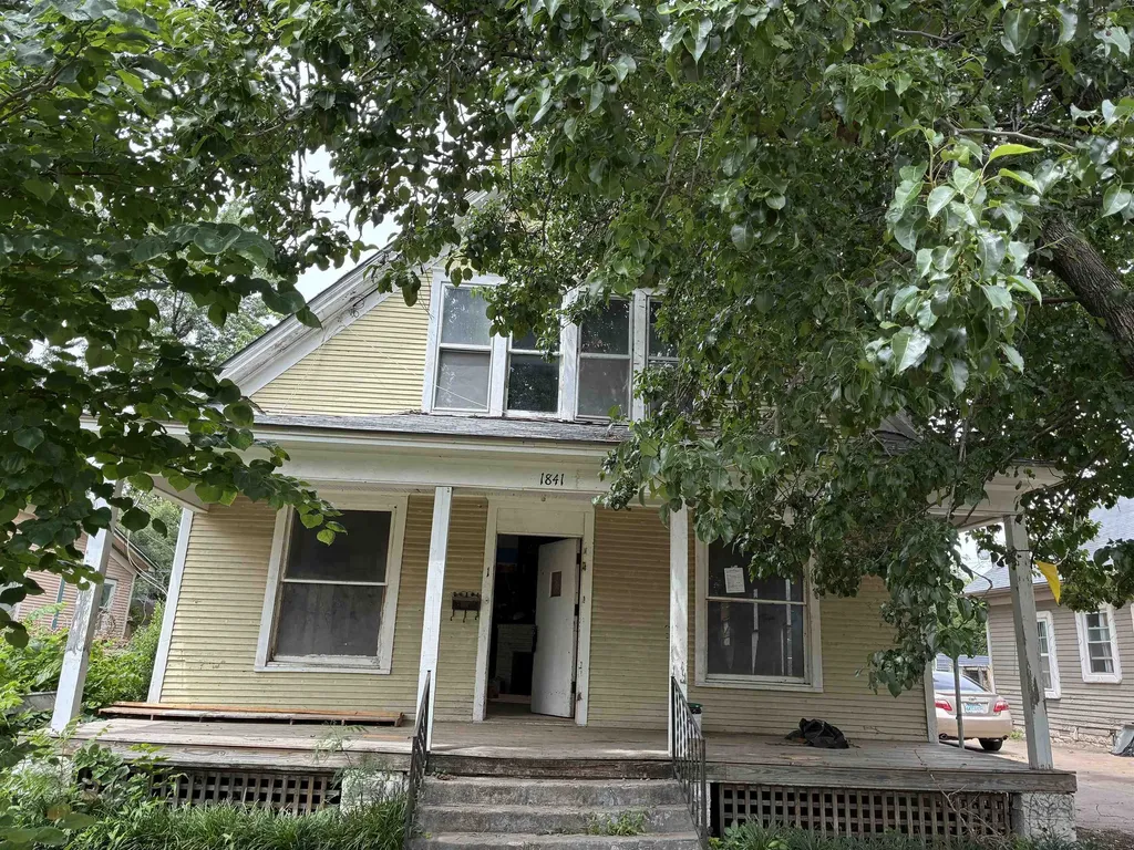 1841 N Market Wichita KS 67214