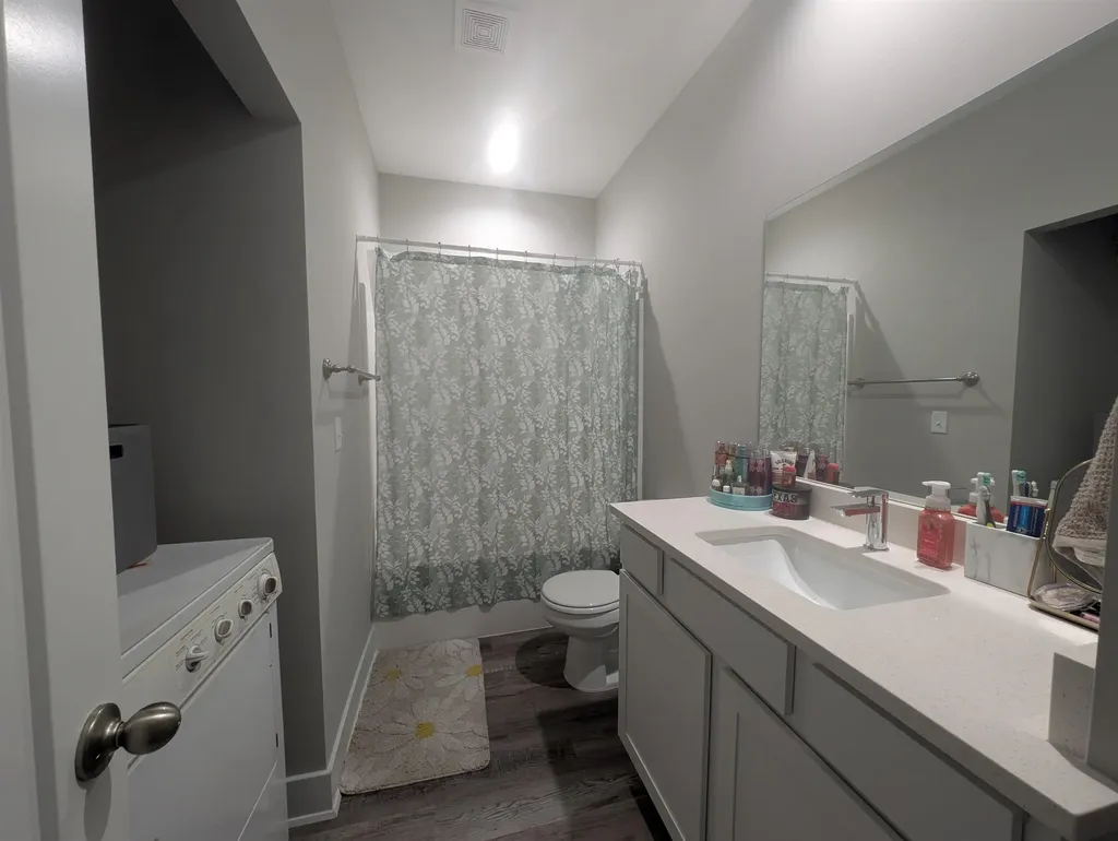 3846-3848 S Bluelake Street Wichita KS 67215