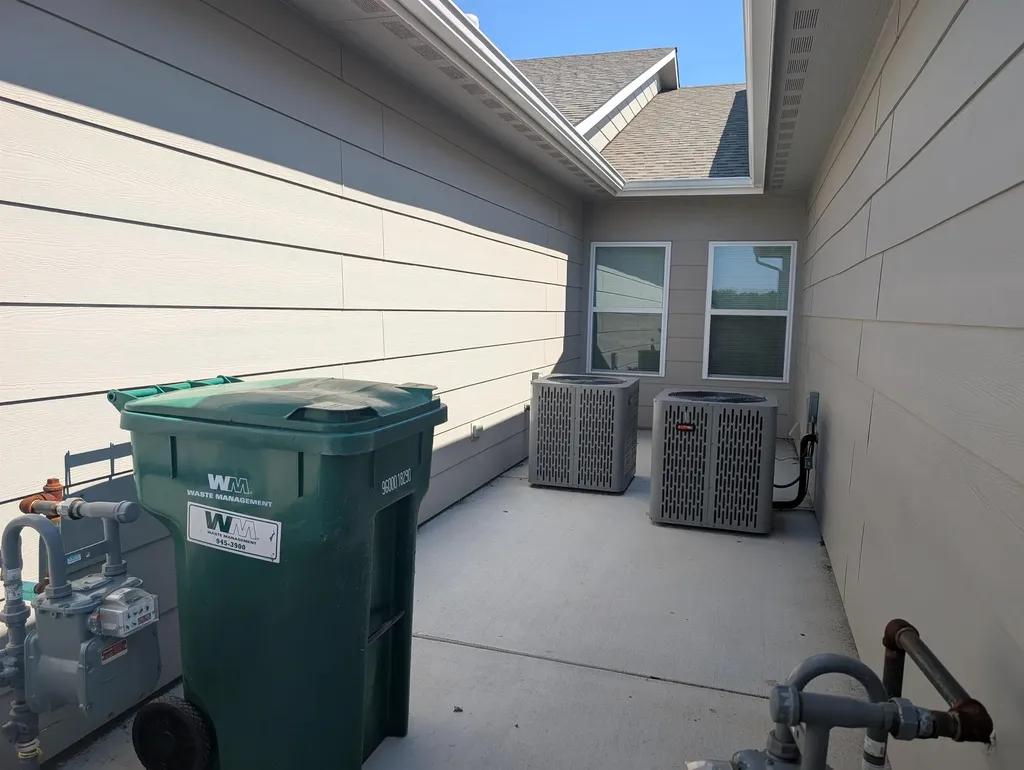 3846-3848 S Bluelake Street Wichita KS 67215