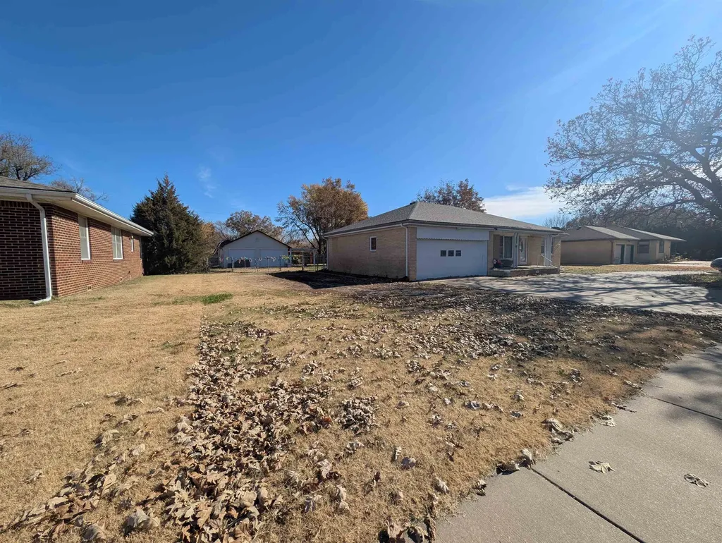 3334 S Seneca Street Wichita KS 67217