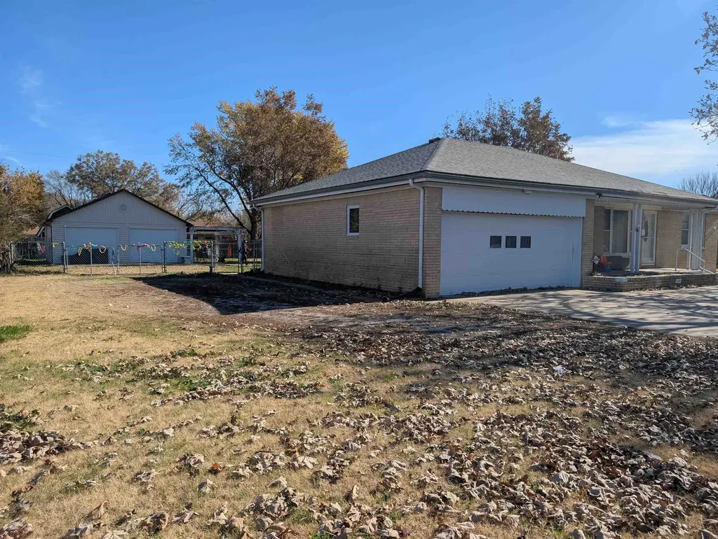 3334 S Seneca Street Wichita KS 67217