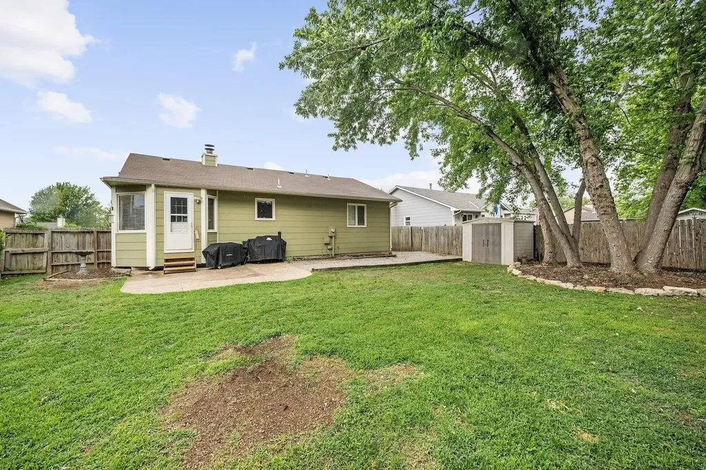 2506 N Amarado Street Wichita KS 67205-1523