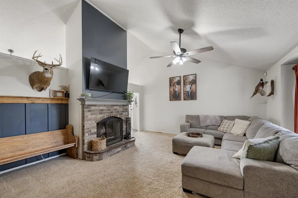 2506 N Amarado Street Wichita KS 67205-1523