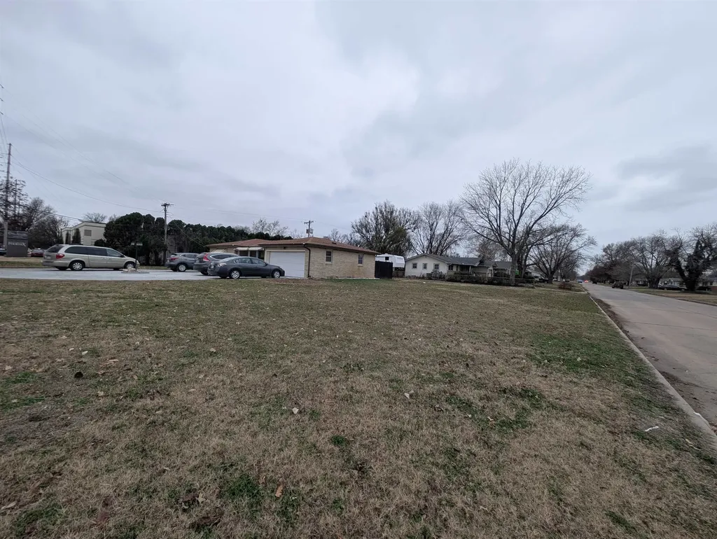 2747 S Seneca Street Wichita KS 67217
