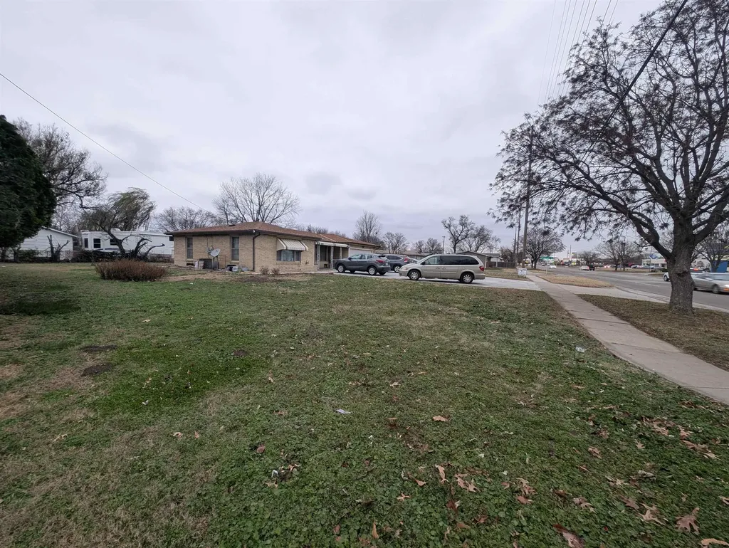 2747 S Seneca Street Wichita KS 67217