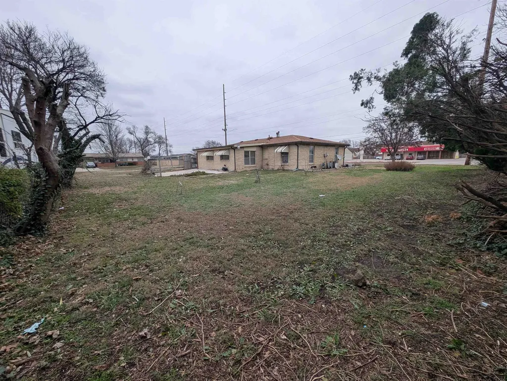 2747 S Seneca Street Wichita KS 67217