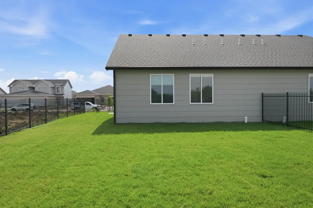 233 N Mendocino Court Goddard KS 67052