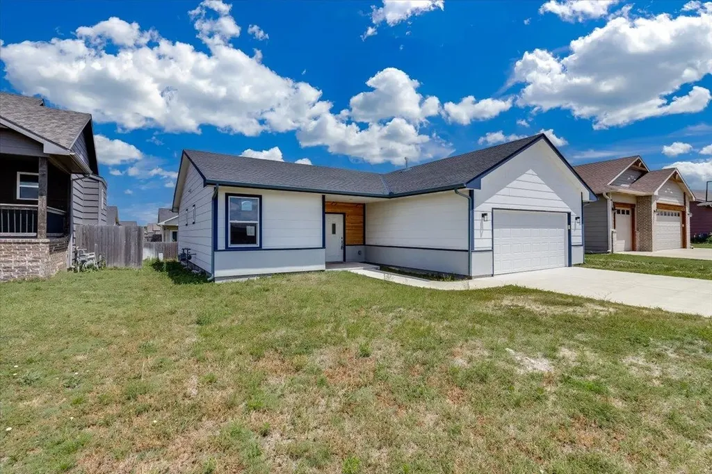 752 N Wakefield Avenue Valley Center KS 67147