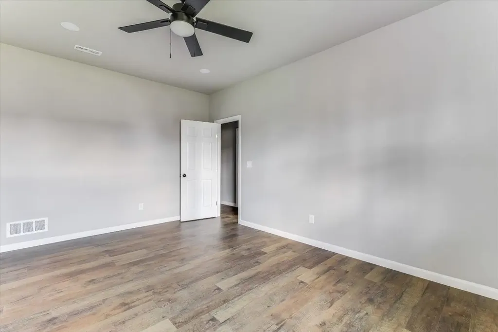 752 N Wakefield Avenue Valley Center KS 67147