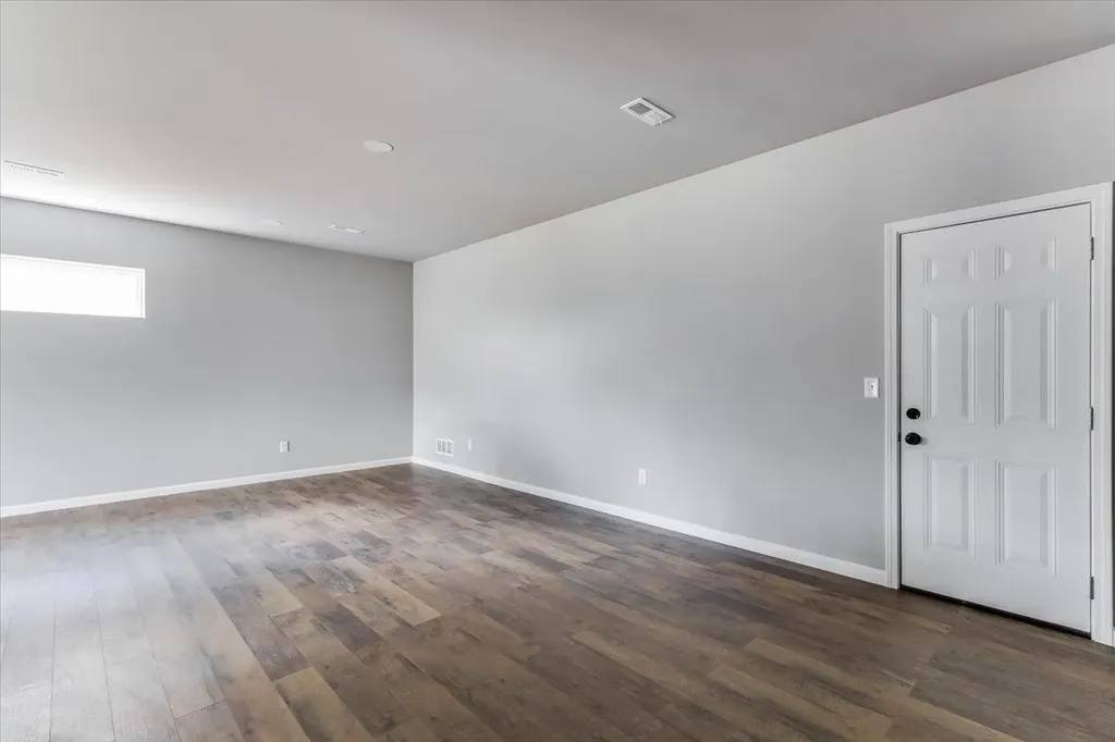752 N Wakefield Avenue Valley Center KS 67147