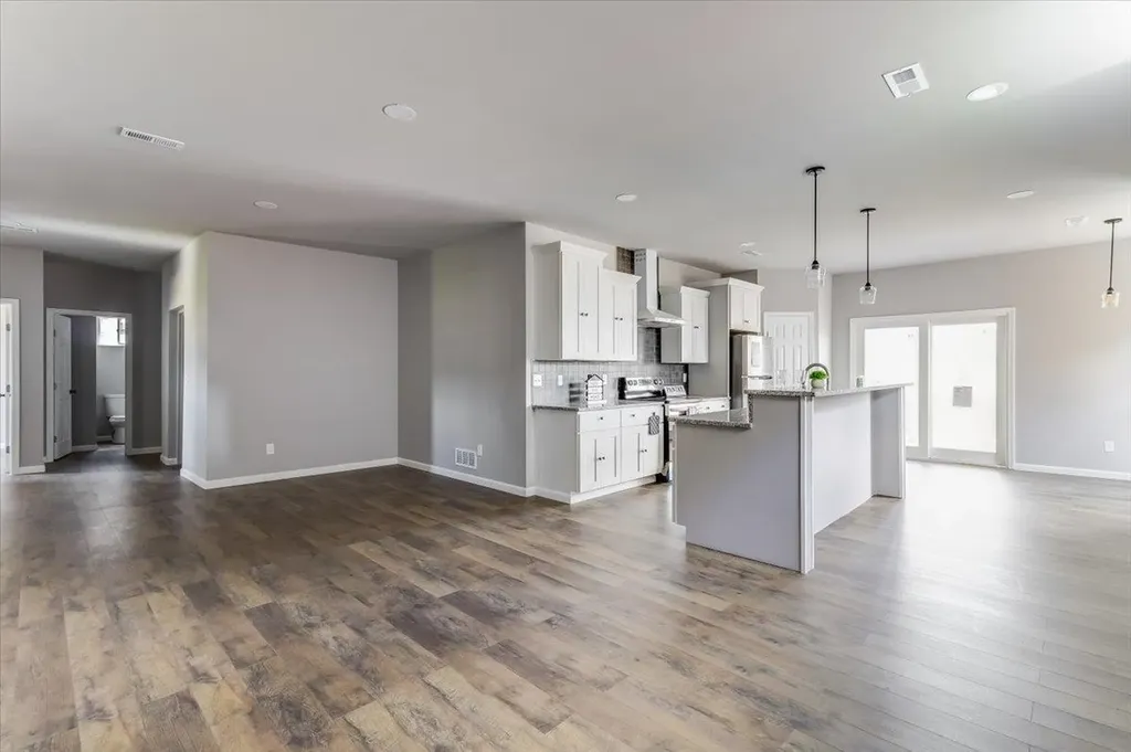 752 N Wakefield Avenue Valley Center KS 67147