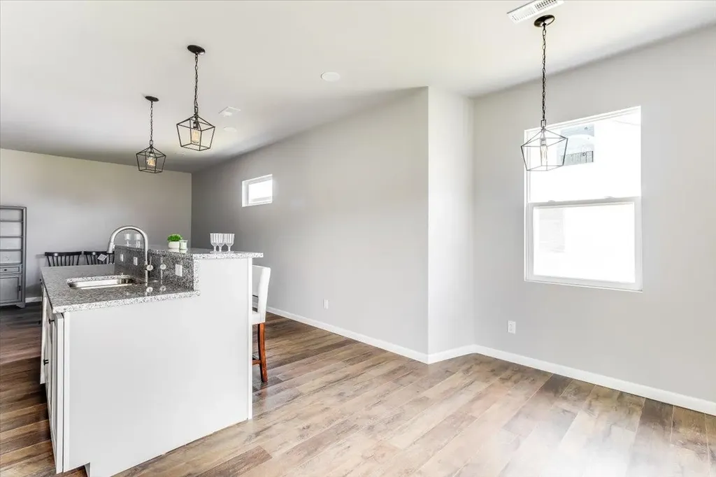 720 N Redbud Avenue Valley Center KS 67147