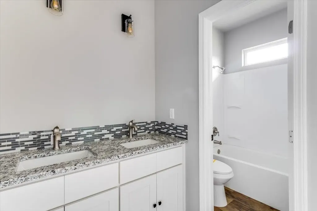720 N Redbud Avenue Valley Center KS 67147