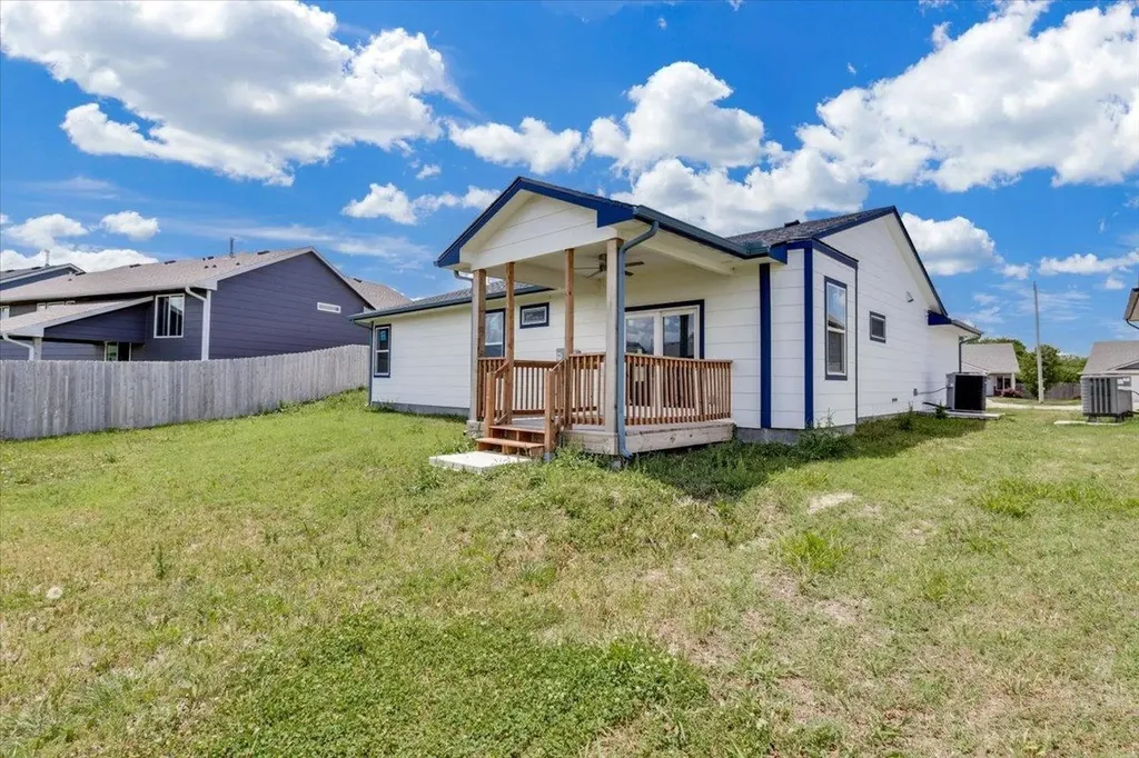 720 N Redbud Avenue Valley Center KS 67147