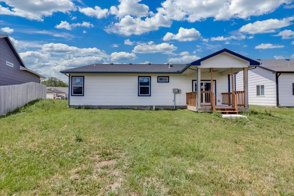 720 N Redbud Avenue Valley Center KS 67147