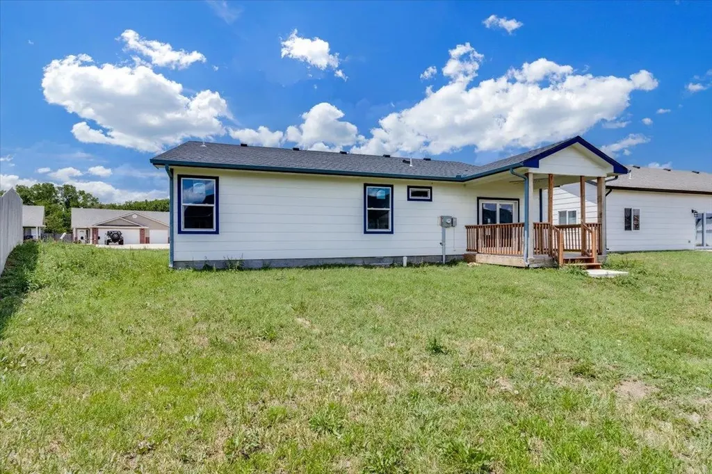 720 N Redbud Avenue Valley Center KS 67147