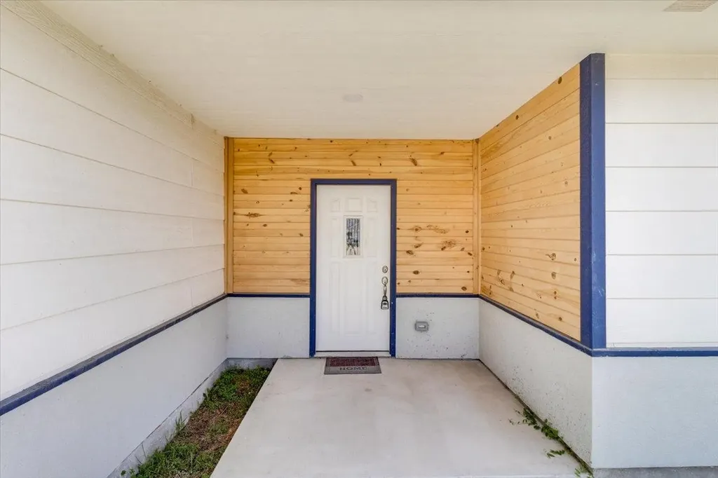 720 N Redbud Avenue Valley Center KS 67147