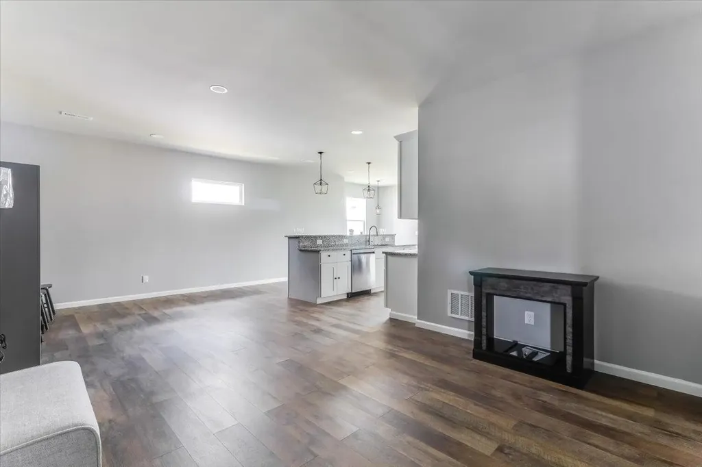 720 N Redbud Avenue Valley Center KS 67147