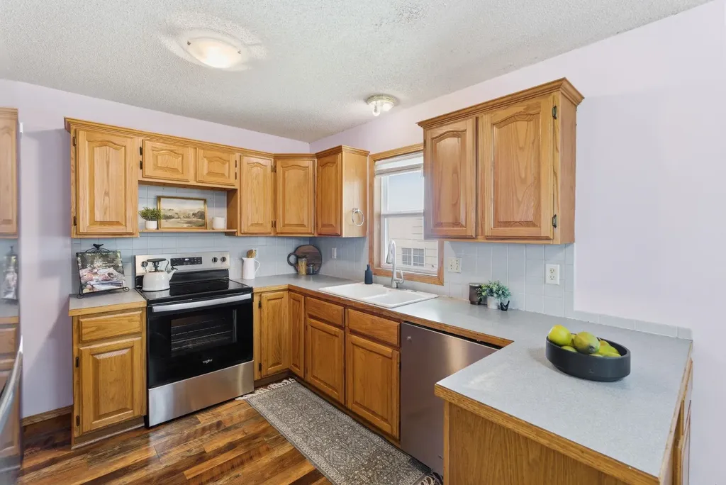 1525 E Mcclelland Drive Derby KS 67037