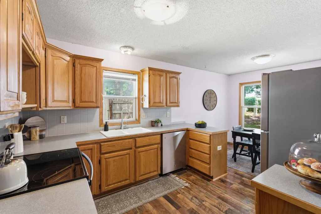 1525 E Mcclelland Drive Derby KS 67037