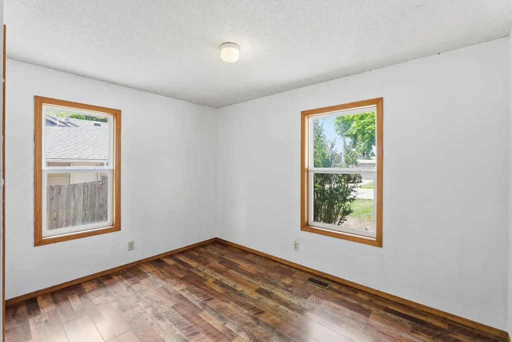 1525 E Mcclelland Drive Derby KS 67037