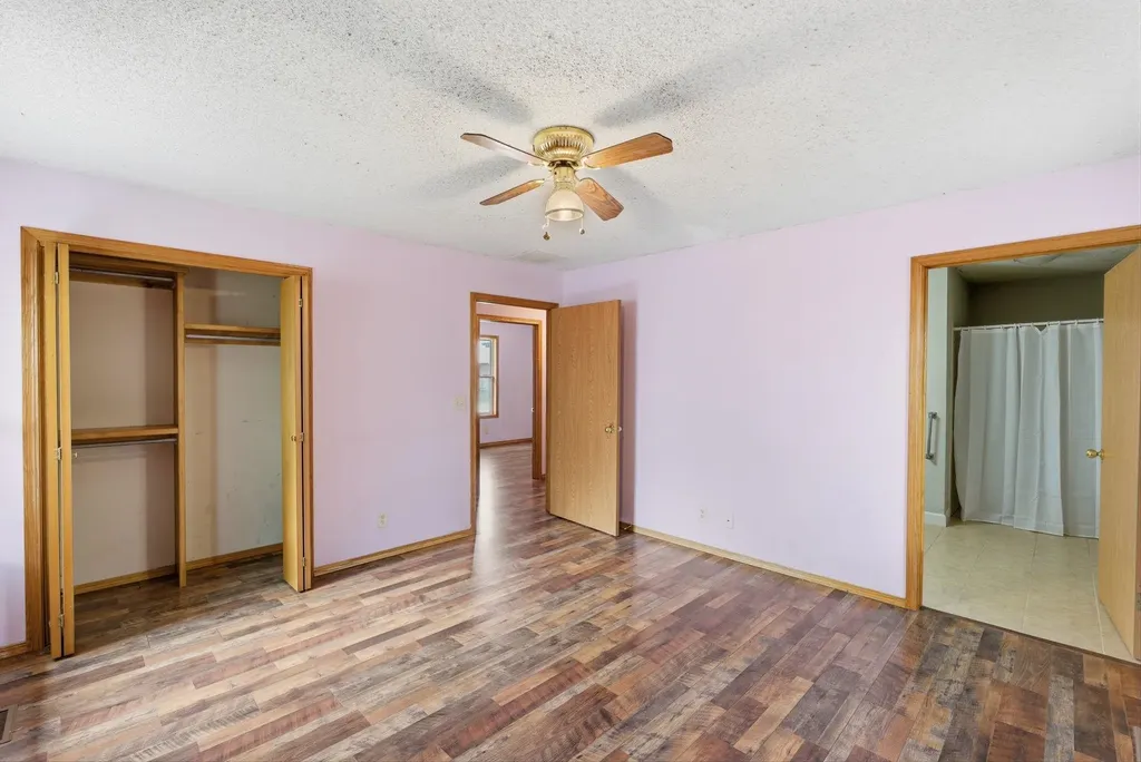 1525 E Mcclelland Drive Derby KS 67037