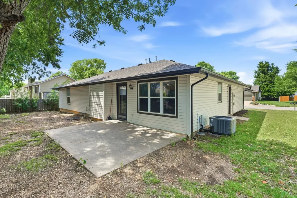 1525 E Mcclelland Drive Derby KS 67037
