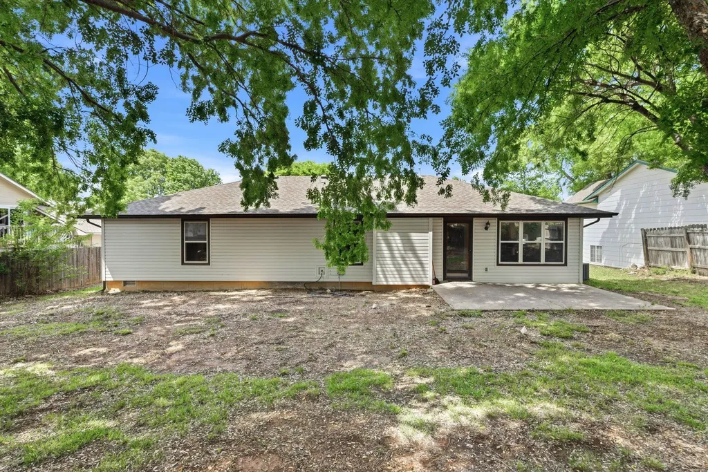 1525 E Mcclelland Drive Derby KS 67037