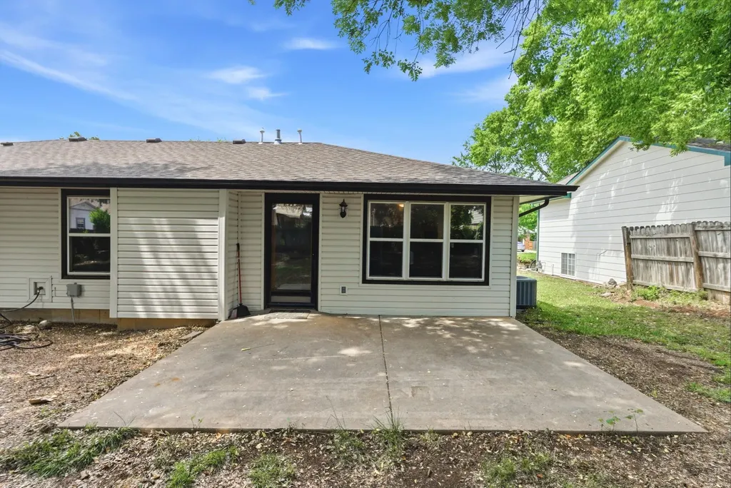 1525 E Mcclelland Drive Derby KS 67037