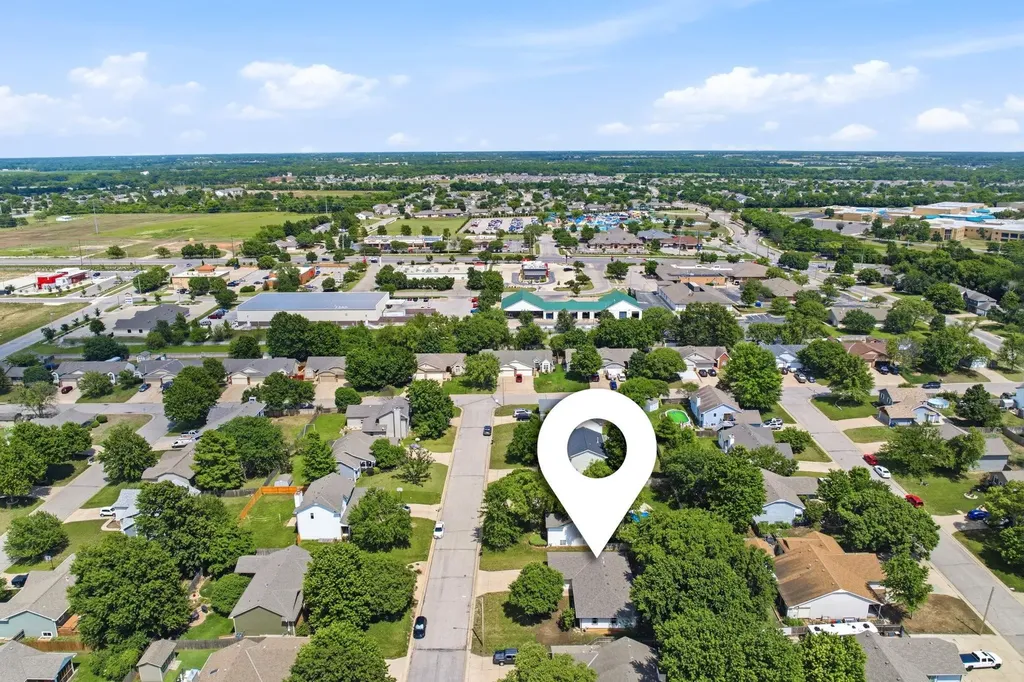 1525 E Mcclelland Drive Derby KS 67037