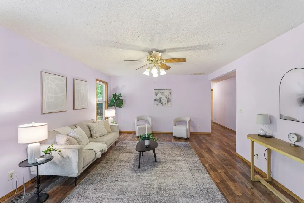 1525 E Mcclelland Drive Derby KS 67037