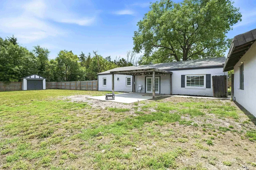 2350 S Bedford Street Wichita KS 67207