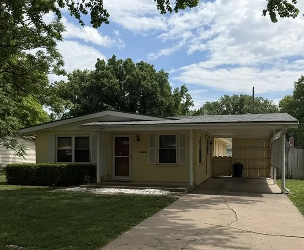 1515 Ann Winfield KS 67156