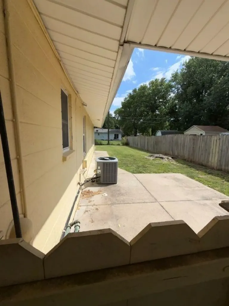 1515 Ann Winfield KS 67156