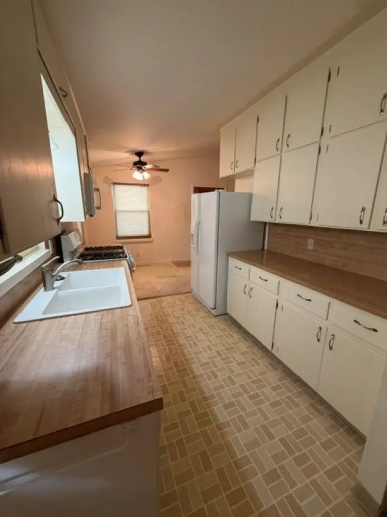 1515 Ann Winfield KS 67156