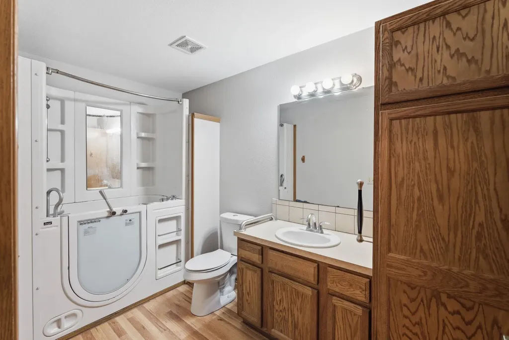 8900 W University Wichita KS 67209