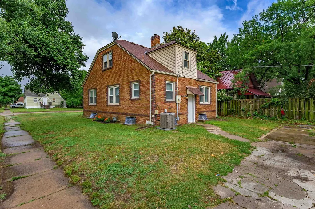 1301 S Greenwood Avenue Wichita KS 67211-3534