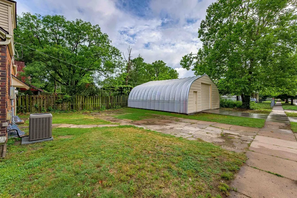 1301 S Greenwood Avenue Wichita KS 67211-3534