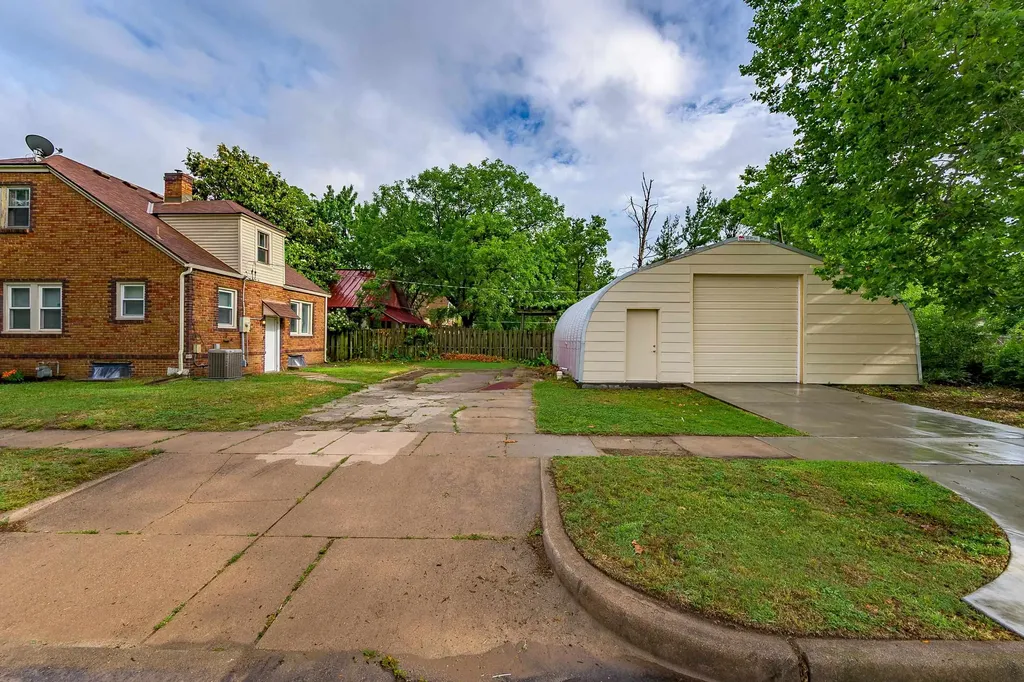 1301 S Greenwood Avenue Wichita KS 67211-3534