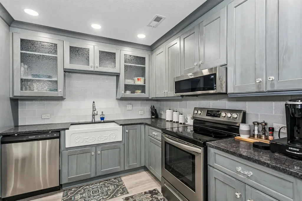 3411 E Oakland Avenue Wichita KS 67218