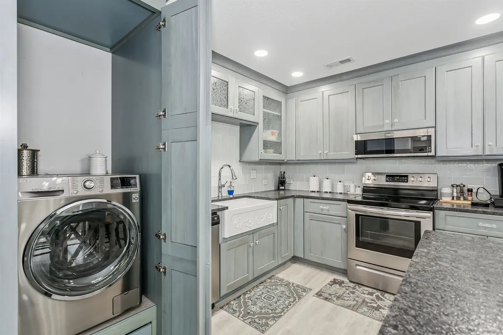 3411 E Oakland Avenue Wichita KS 67218