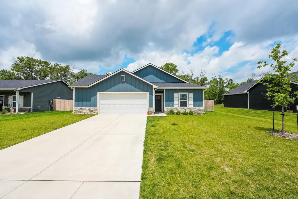 640 W Finney Avenue El Dorado KS 67042