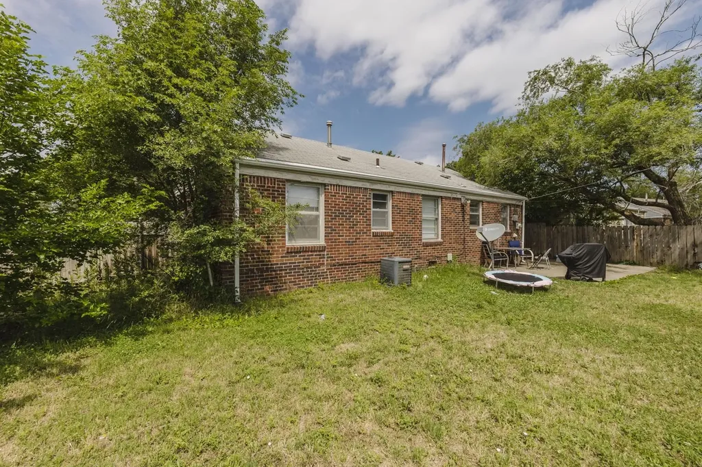 820 S Royal Road Wichita KS 67207