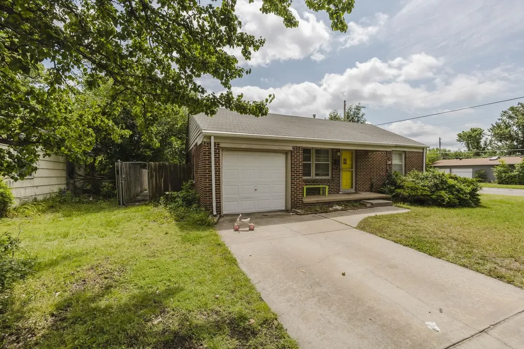 820 S Royal Road Wichita KS 67207