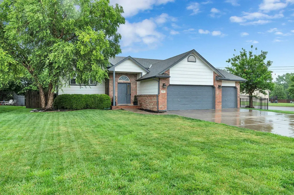 610 W Gatewood Lane Andover KS 67002