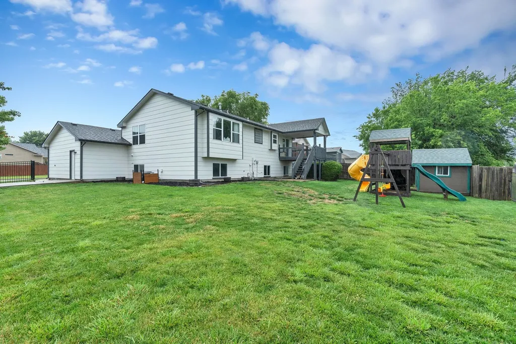 610 W Gatewood Lane Andover KS 67002