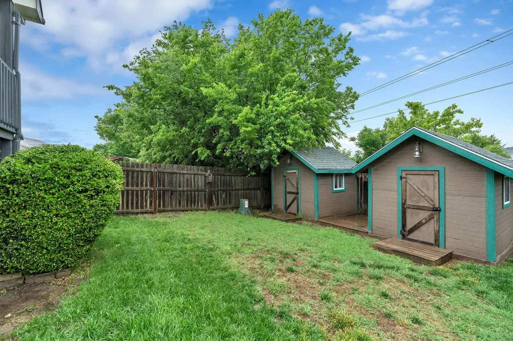 610 W Gatewood Lane Andover KS 67002