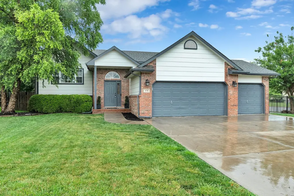 610 W Gatewood Lane Andover KS 67002